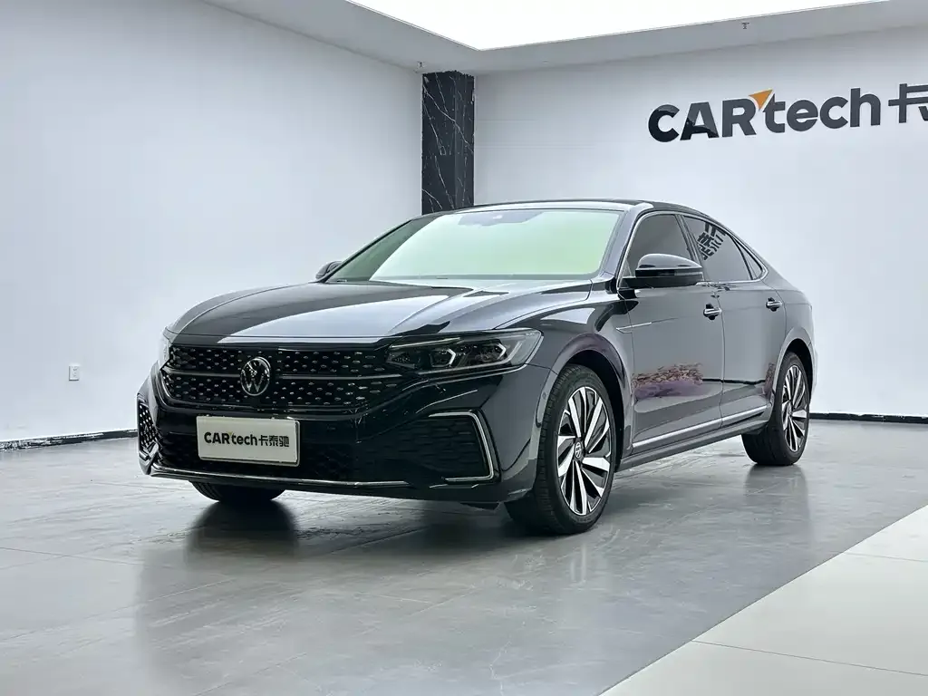 Volkswagen Passat — фото 1