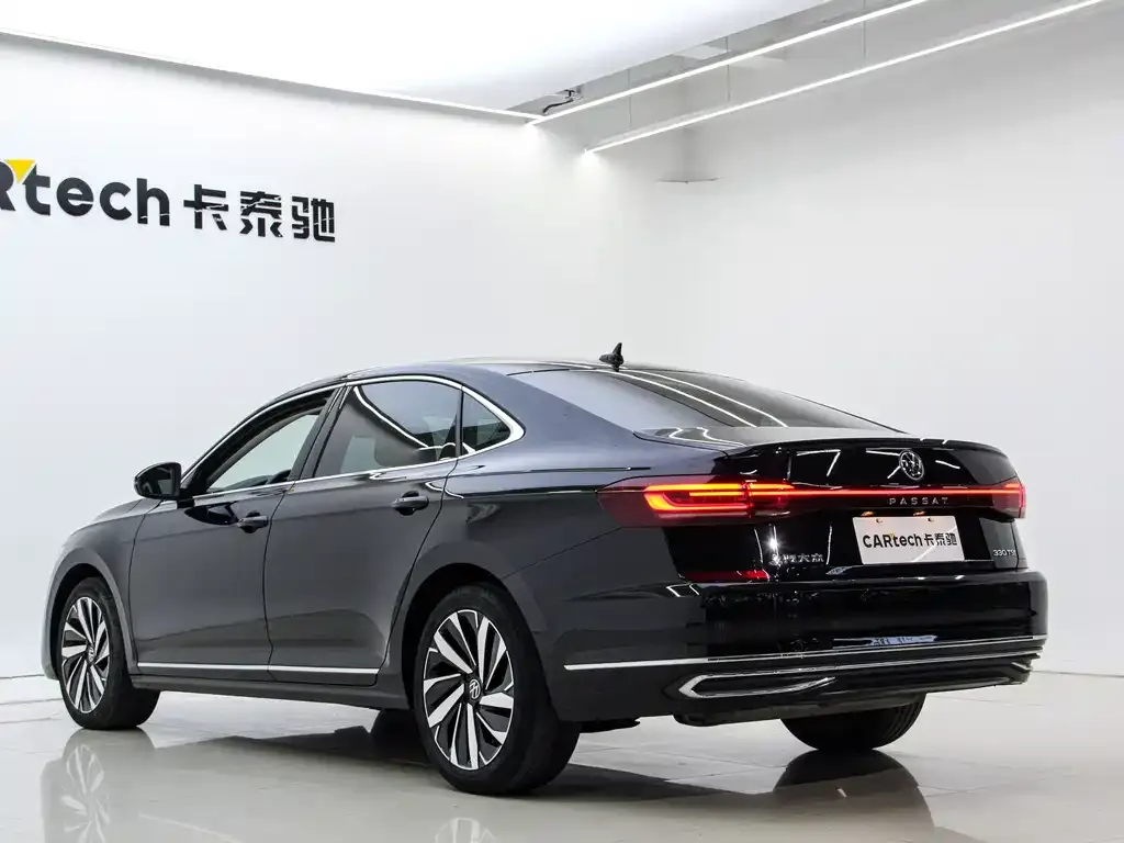 Volkswagen Passat — фото 6