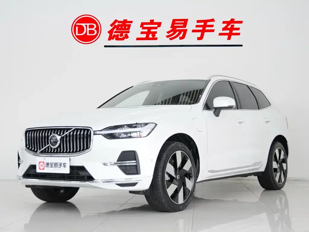 Volvo XC60 PHEV — фото 1