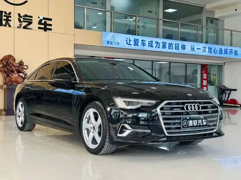 Audi A6L — фото 1