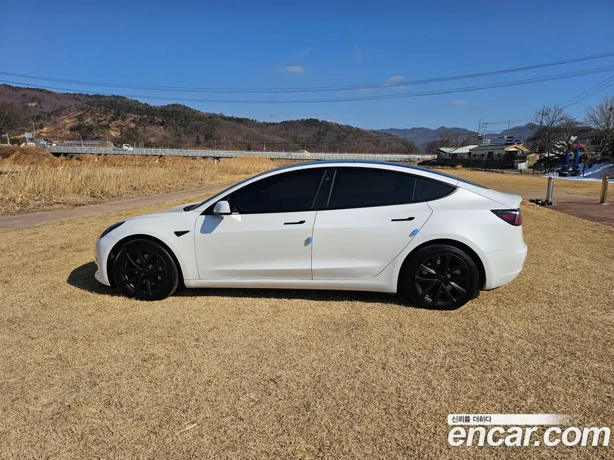 Tesla Model 3 — фото 9
