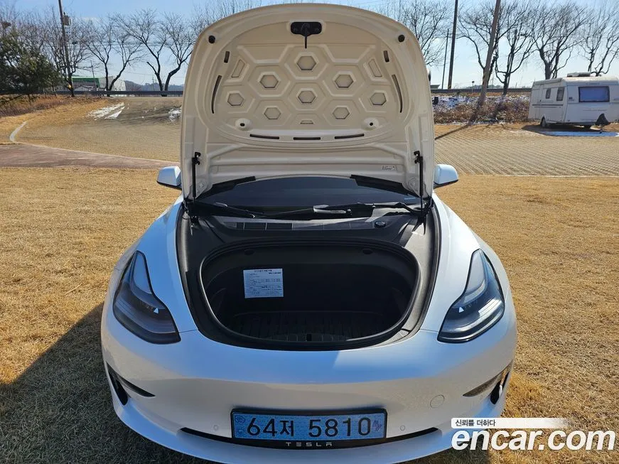 Tesla Model 3 — фото 3