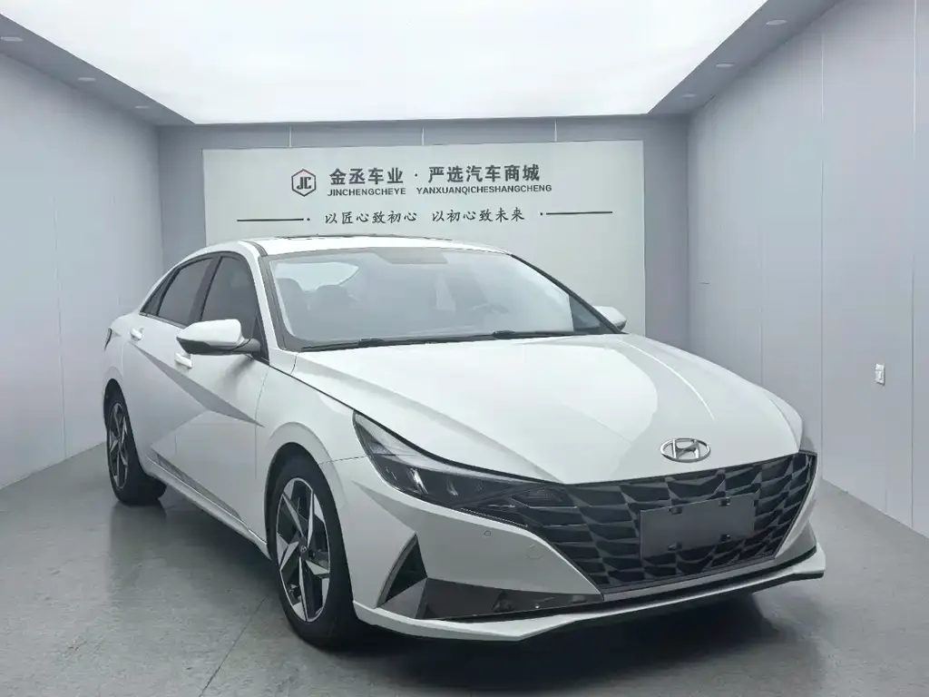 Hyundai Elantra — фото 4