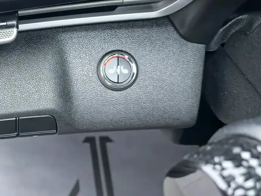 Hyundai Elantra — фото 10