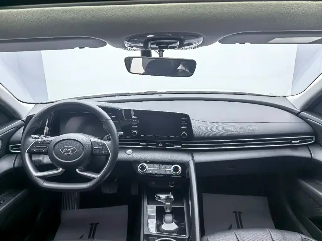 Hyundai Elantra — фото 6