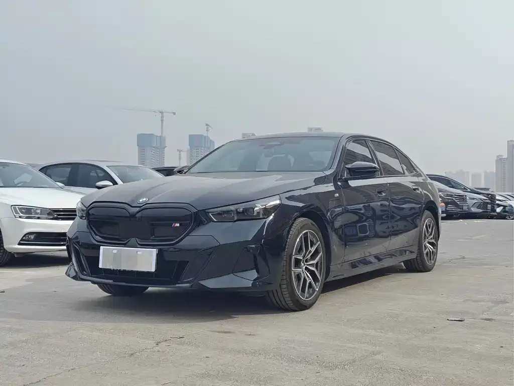 BMW i5 — фото 1
