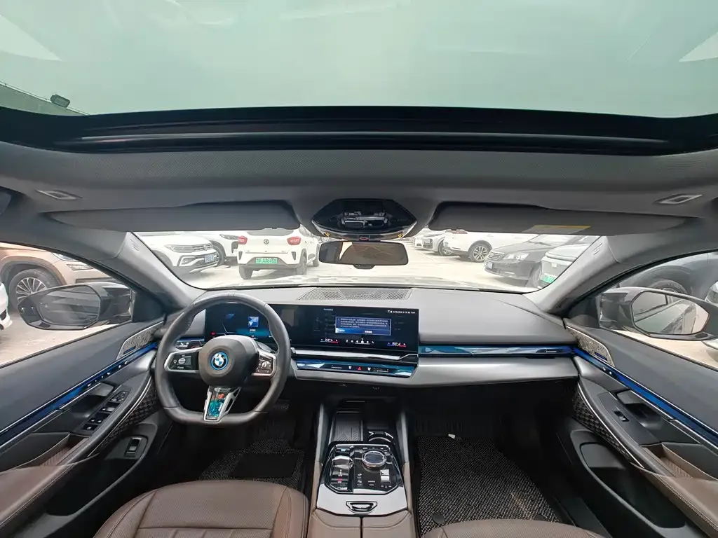 BMW i5 — фото 9