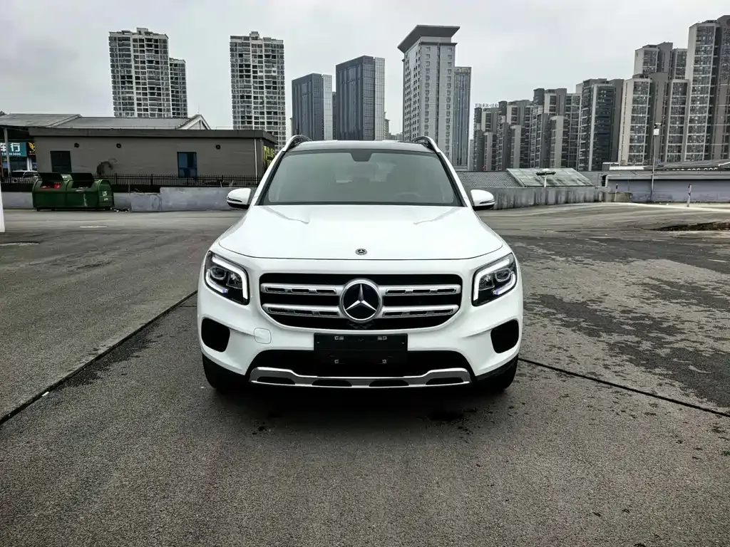 Mercedes-Benz GLB — фото 1