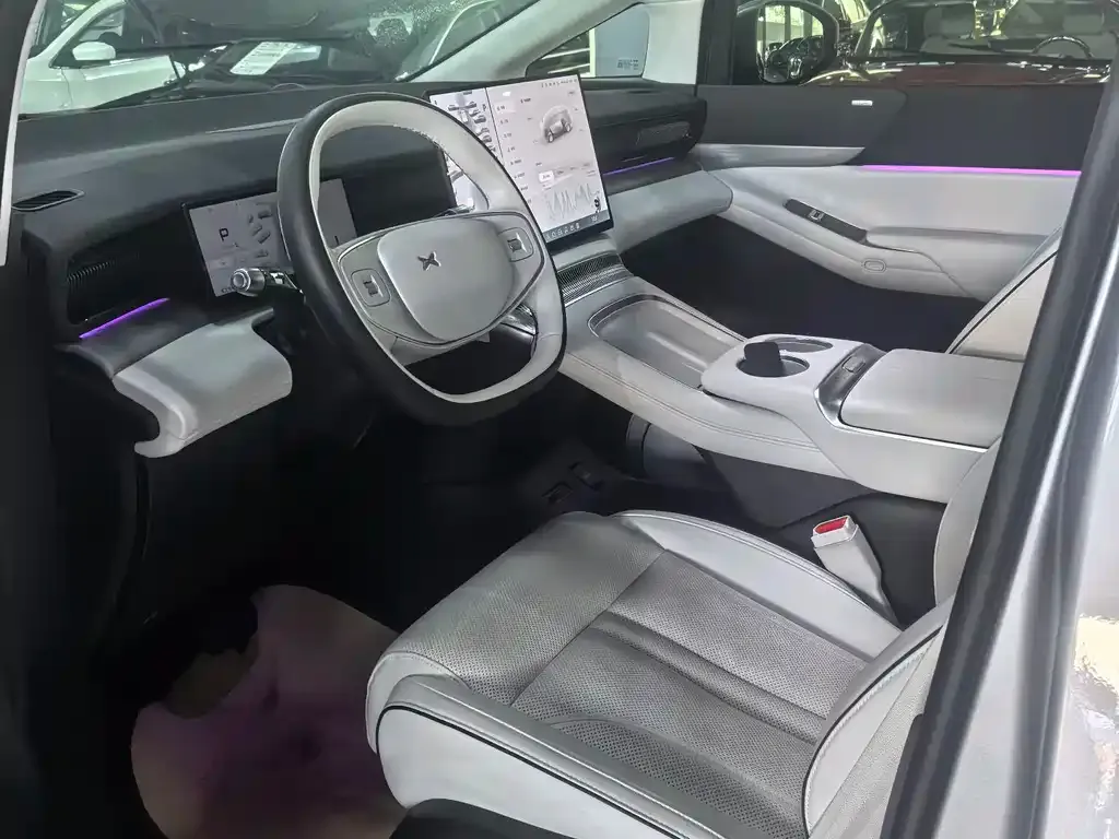 XPeng X9 — фото 2