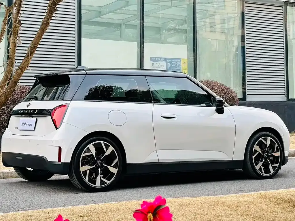 MINI Cooper EV — фото 10