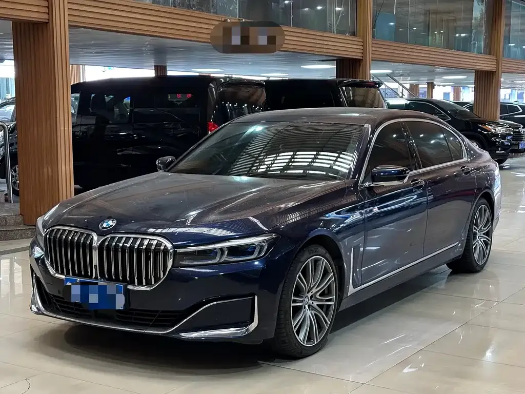 BMW 7 Series — фото 1