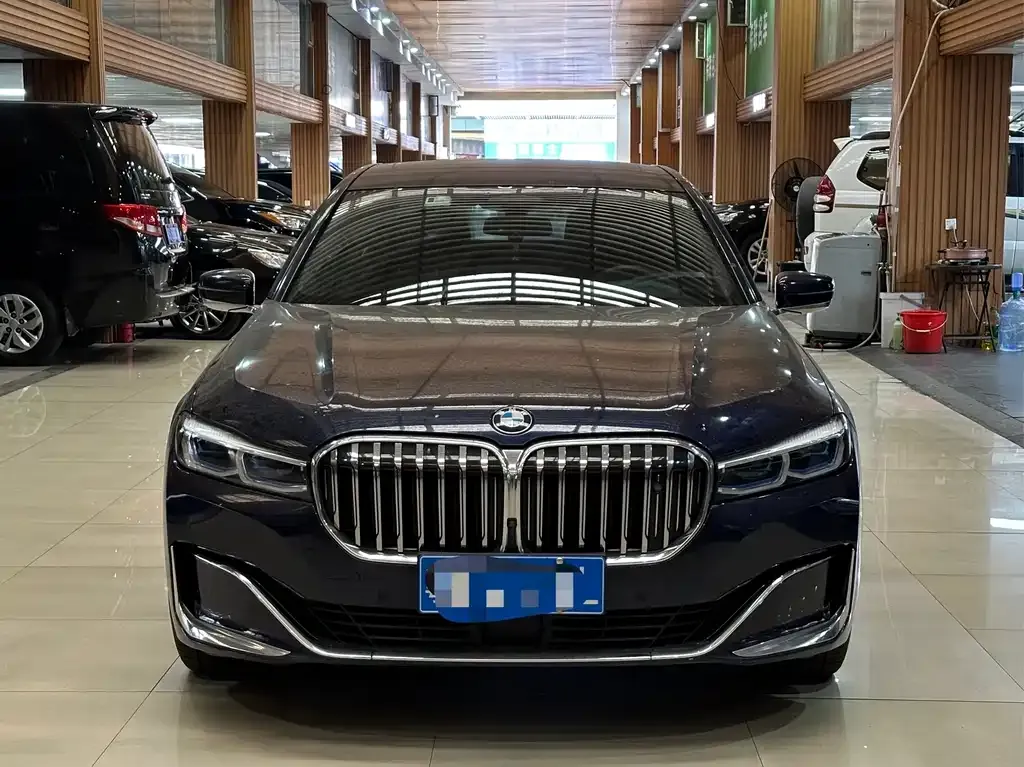 BMW 7 Series — фото 4