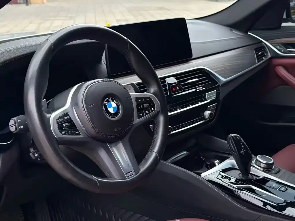 BMW 5 Series — фото 2