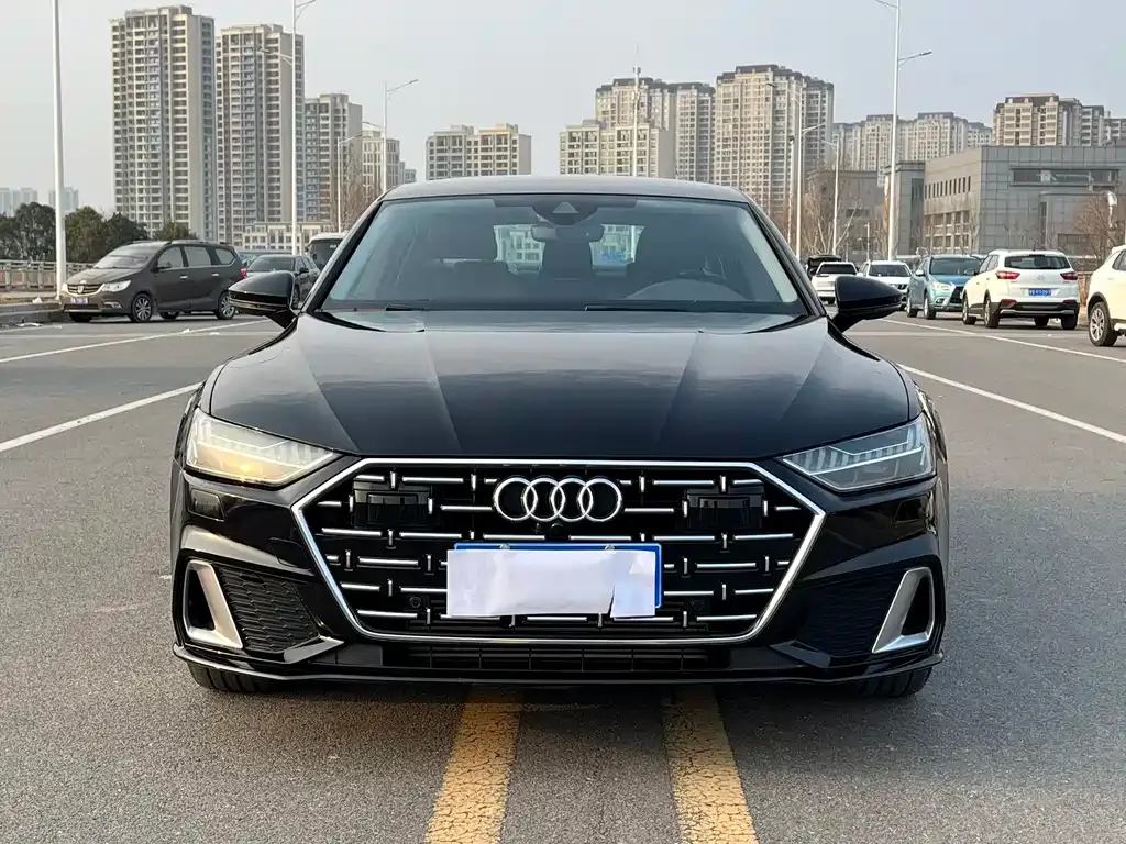 Audi A7L — фото 1