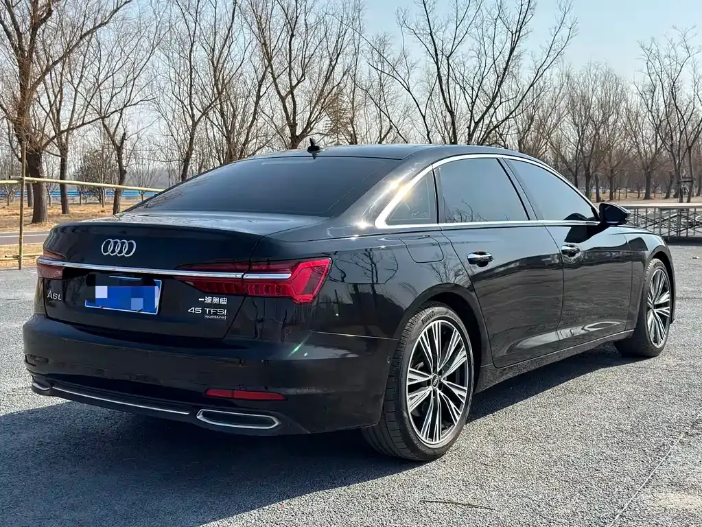 Audi A6L — фото 9