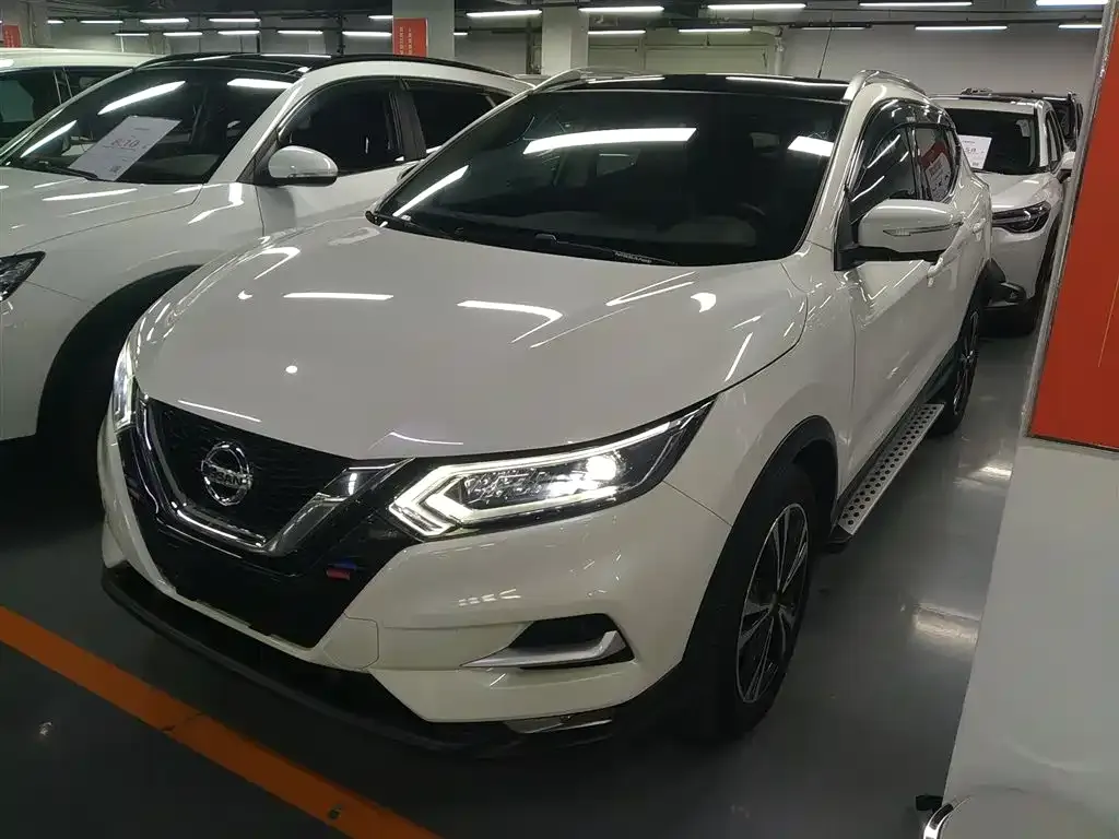 Nissan Qashqai — фото 1