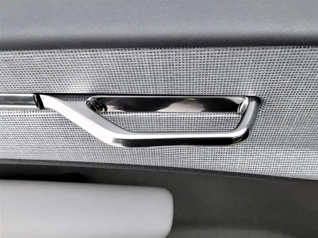 Volvo EX30 — фото 10