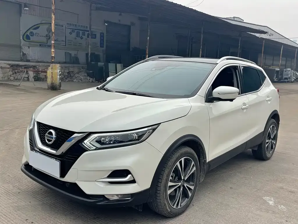 Nissan Qashqai — фото 1