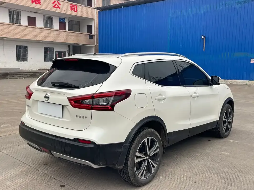 Nissan Qashqai — фото 4