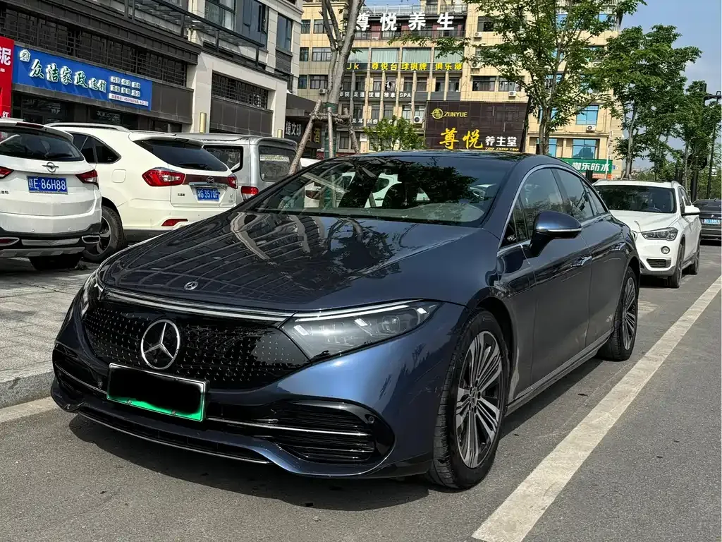 Mercedes-Benz EQS — фото 1