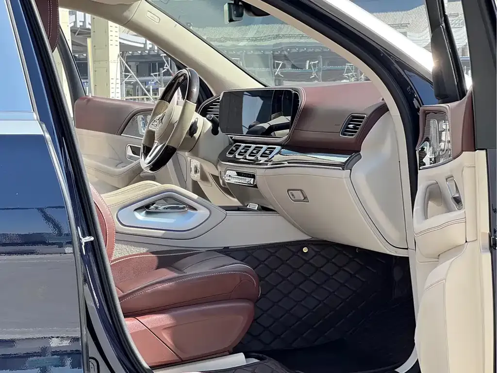 Mercedes-Benz GLS — фото 6