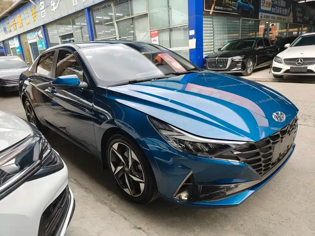 Hyundai Elantra — фото 3