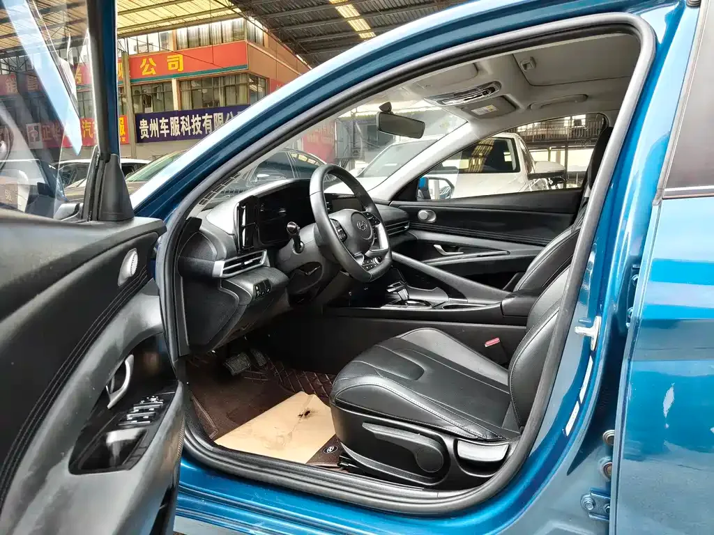 Hyundai Elantra — фото 4