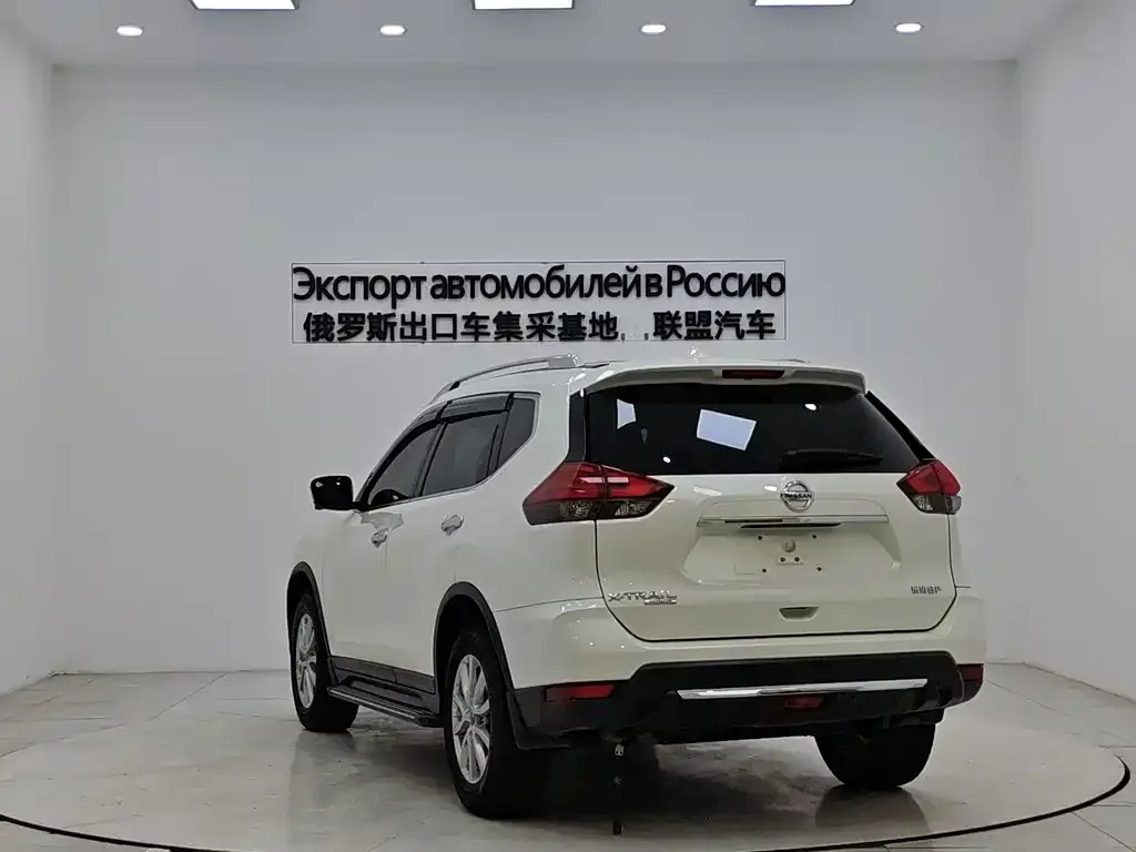 Nissan X-Trail — фото 10