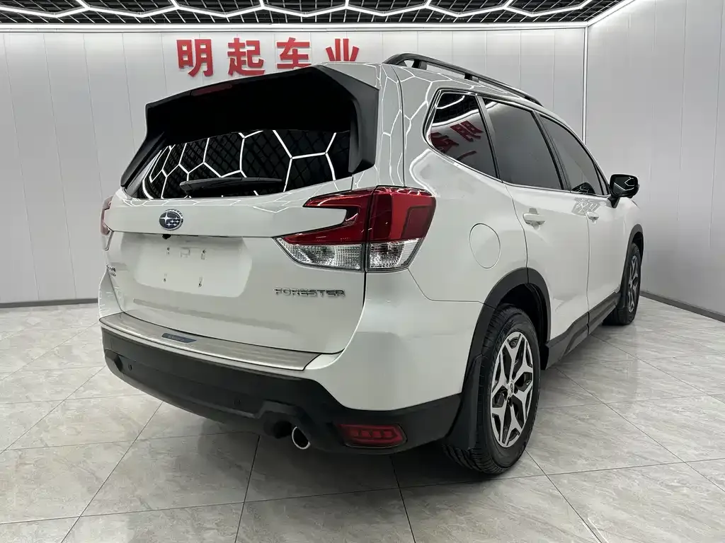 Subaru Forester — фото 3