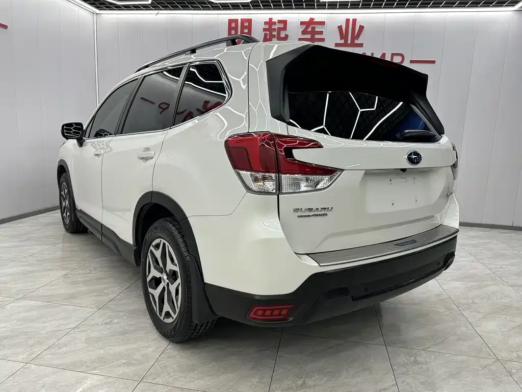 Subaru Forester — фото 6