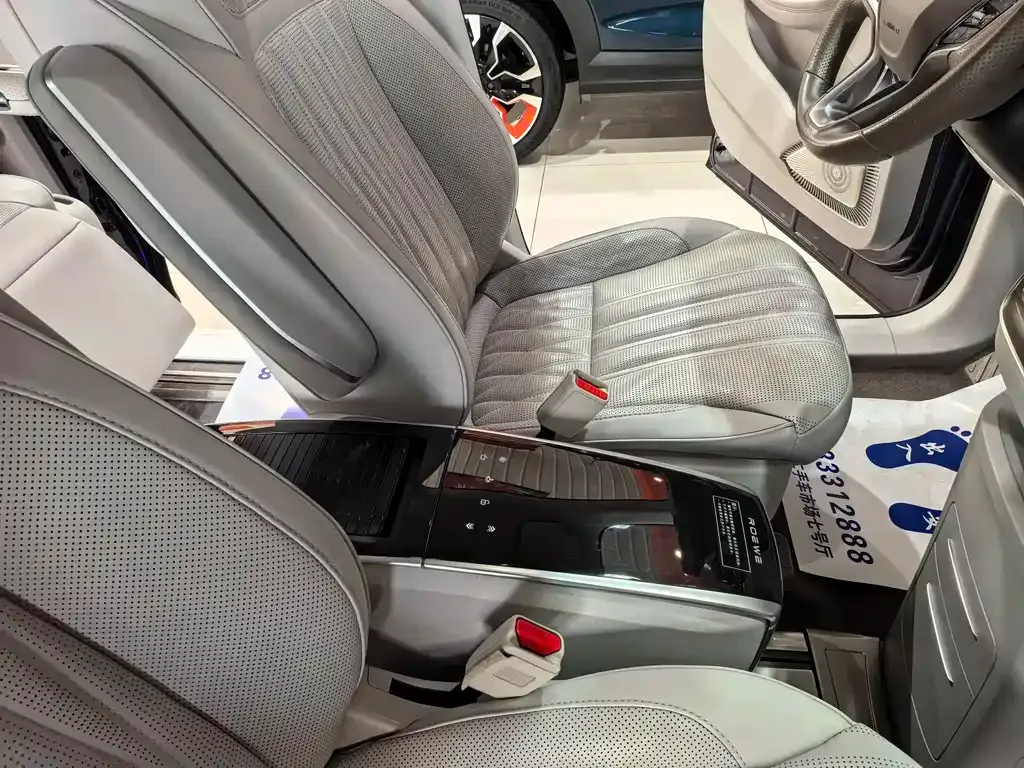 Roewe iMAX8 — фото 10