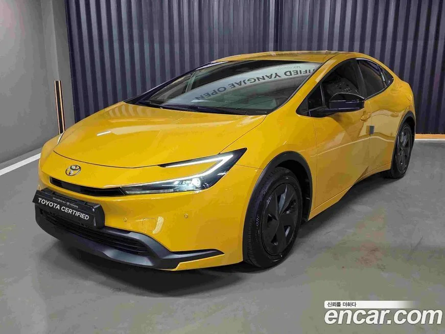 Toyota Prius — фото 1