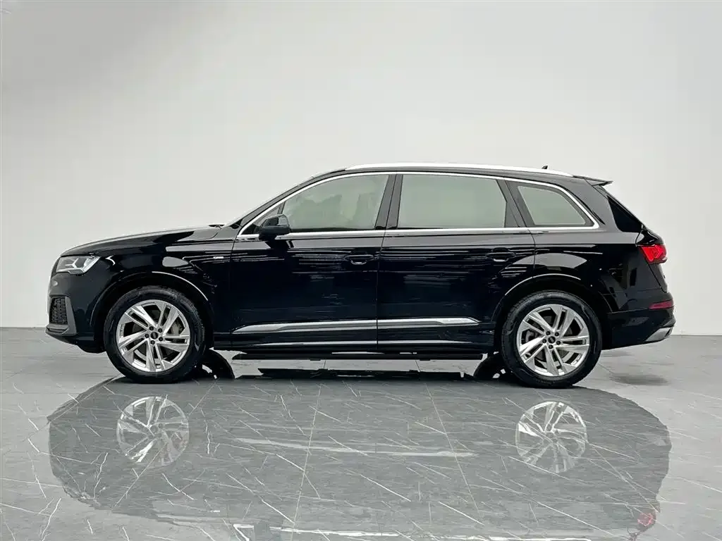 Audi Q7 — фото 10