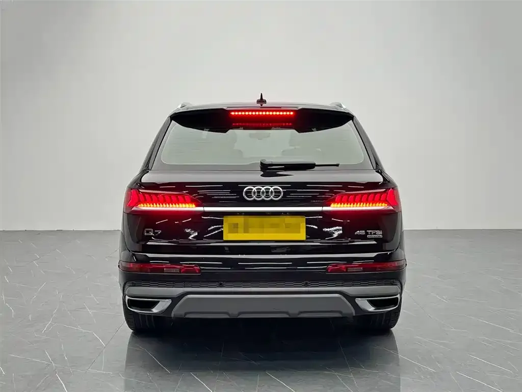 Audi Q7 — фото 8