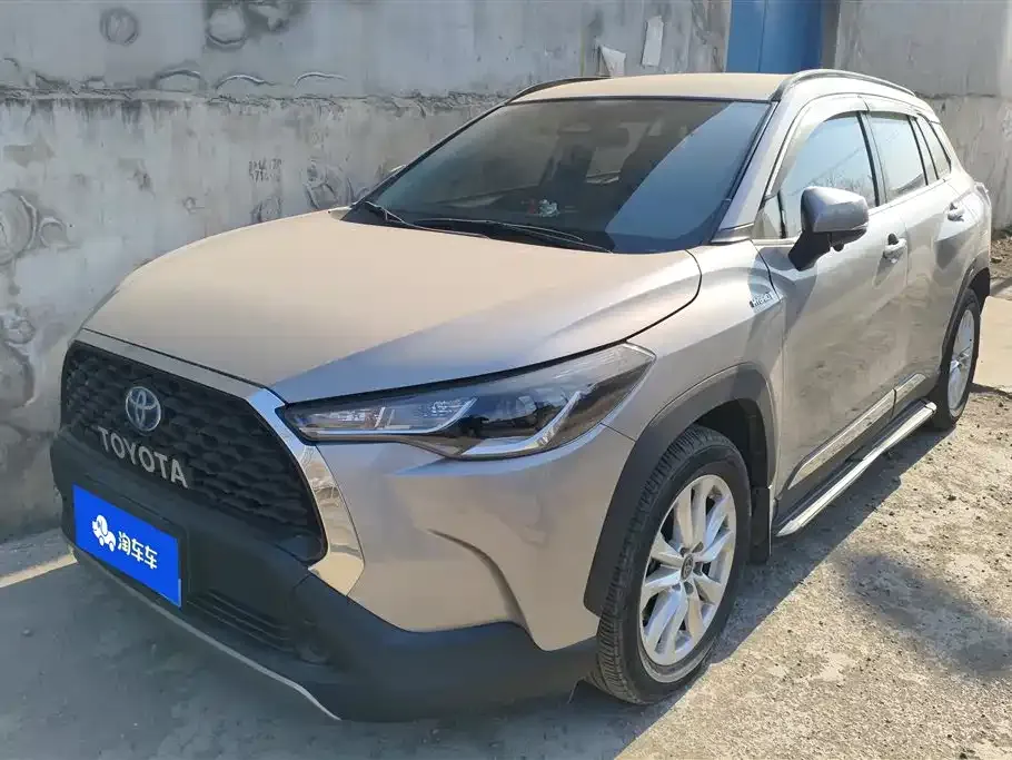 Toyota Corolla Cross — фото 1
