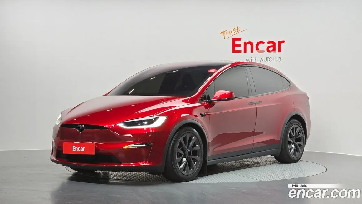 Tesla Model X — фото 1