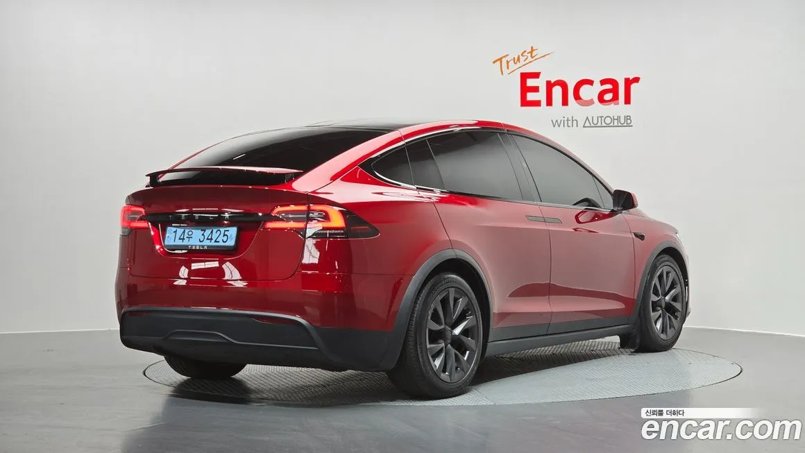 Tesla Model X — фото 2