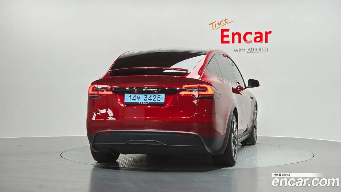 Tesla Model X — фото 4