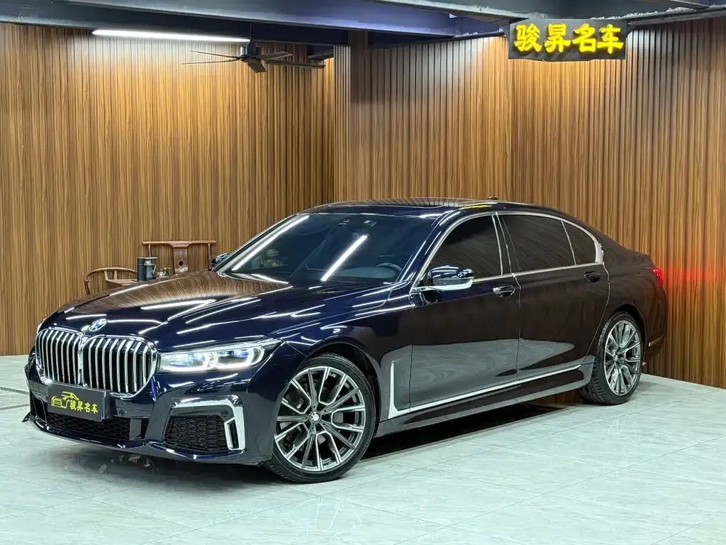BMW 7 Series — фото 1