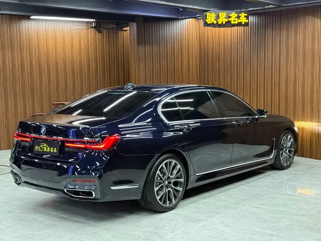 BMW 7 Series — фото 2