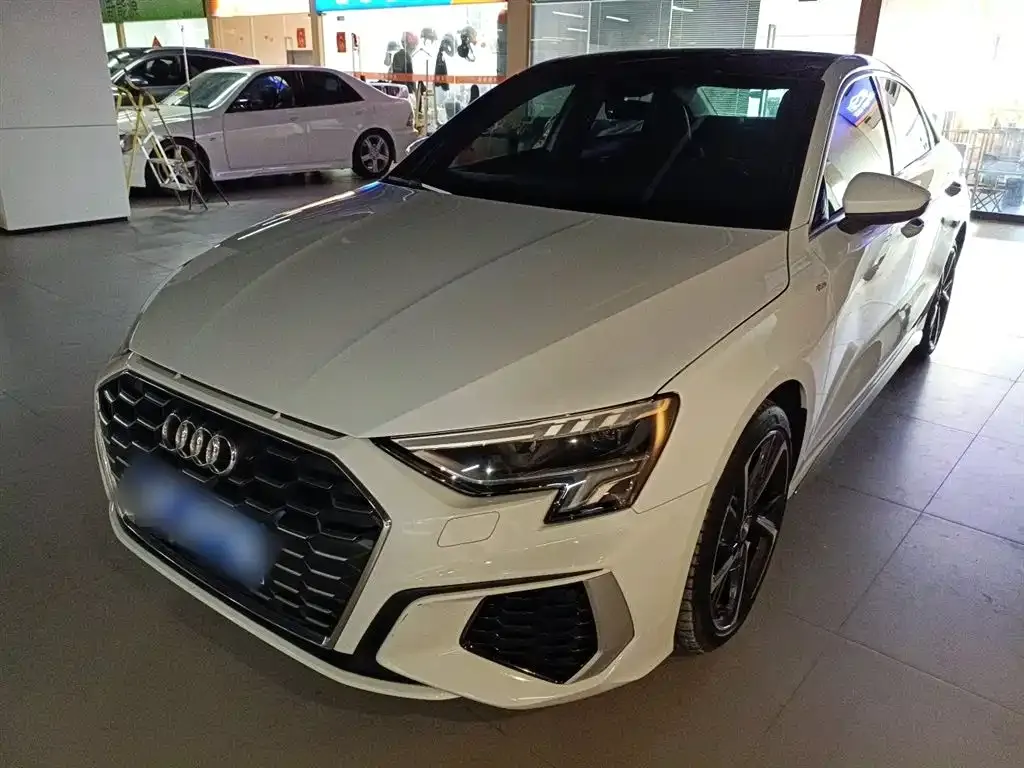 Audi A3 — фото 1