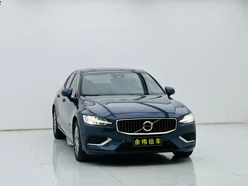 Volvo S60 — фото 7