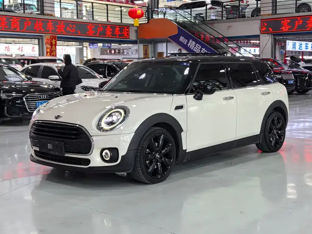 MINI Clubman — фото 1