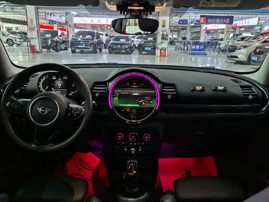 MINI Clubman — фото 4