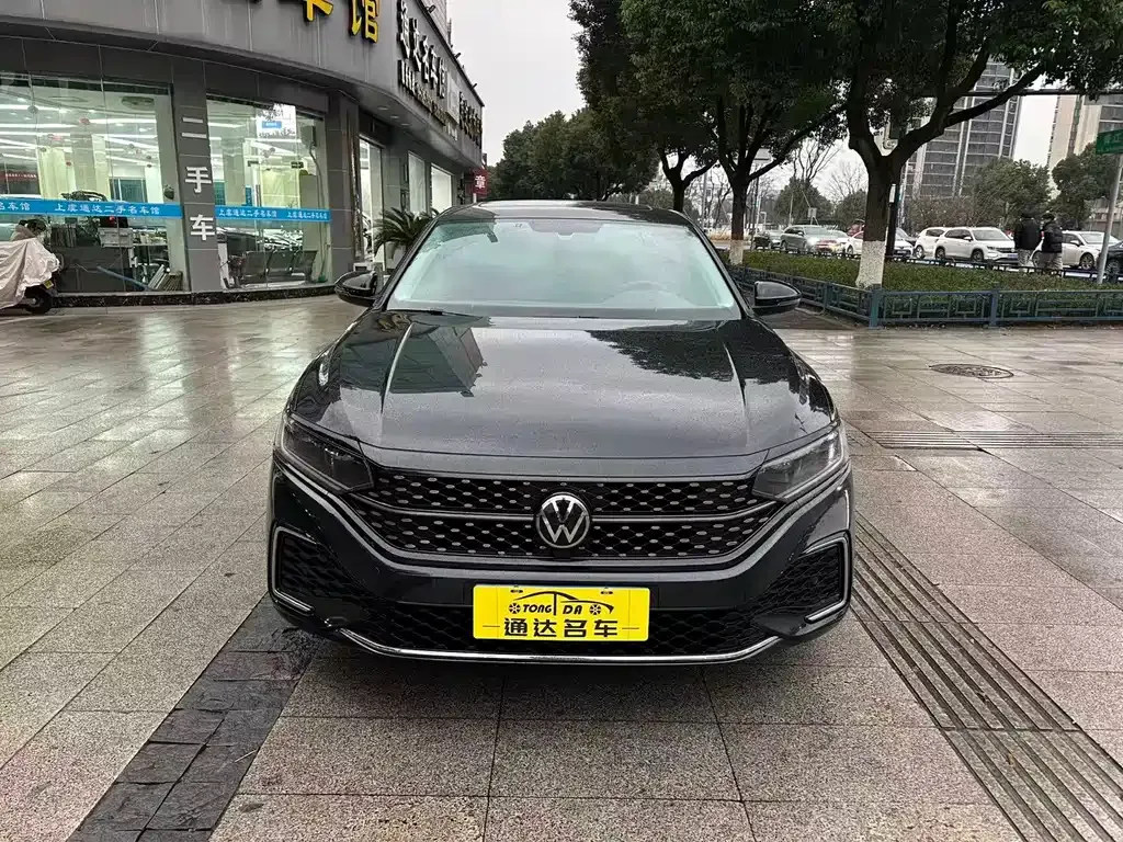 Volkswagen Passat — фото 1