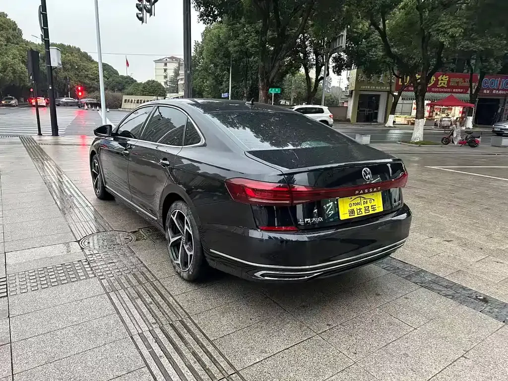 Volkswagen Passat — фото 7