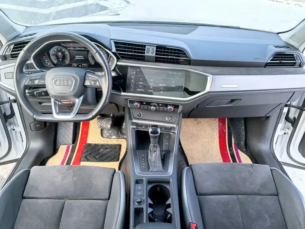 Audi Q3 — фото 10