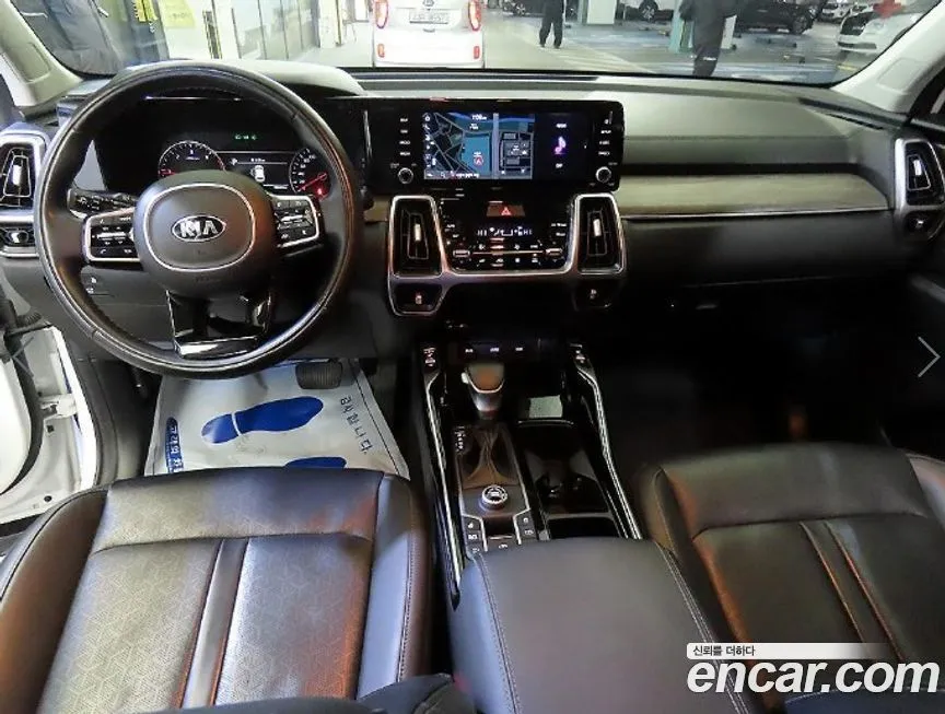 Kia Sorento — фото 9