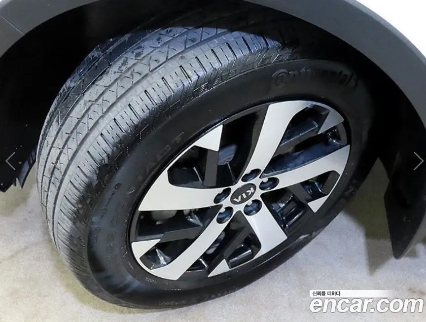 Kia Sorento — фото 10