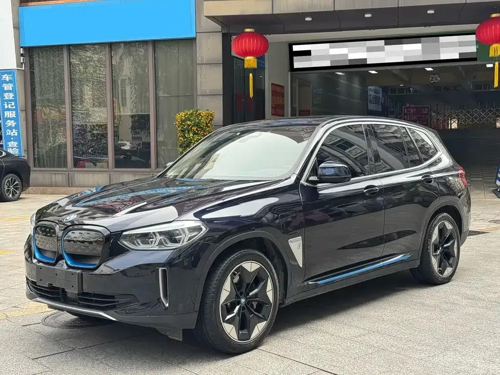 BMW iX3 — фото 1